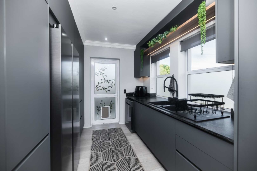 4 Bedroom Property for Sale in Hemel en Aarde Estate Western Cape